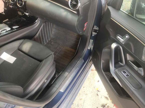 [广州·粤W] 二手奔驰奔驰A级2019款 A 200 L 运动轿车