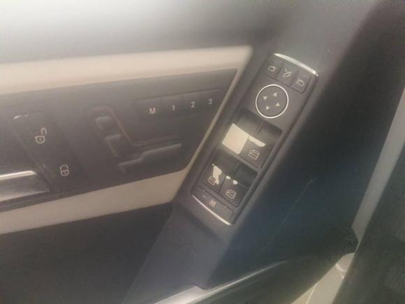 [深圳·粤B] 二手奔驰奔驰GLK级2015款 GLK 300 4MATIC 时尚型 极致版