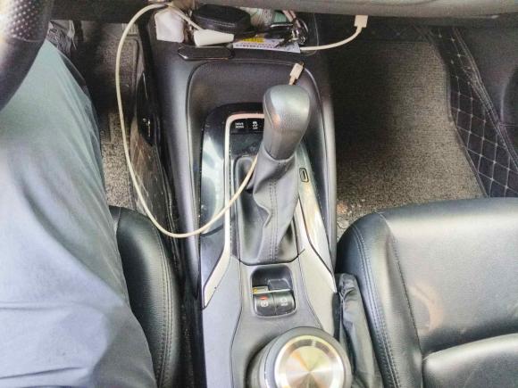 [上海·沪C] 二手丰田雷凌2019款 双擎 1.8H E-CVT豪华版 国VI