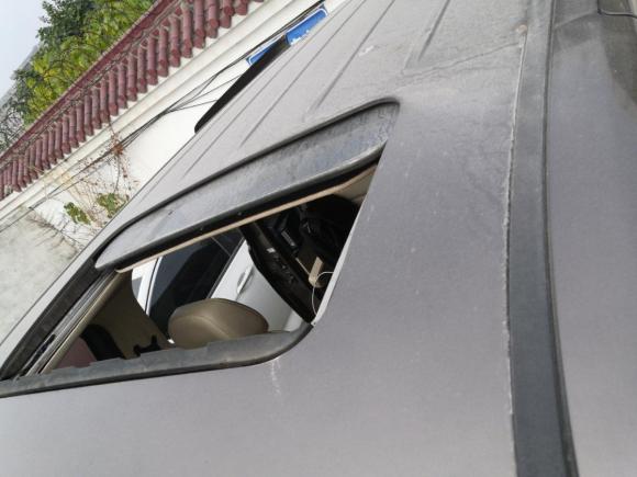 [成都·川A] 二手华颂华颂72015款 2.0T 自动豪华型