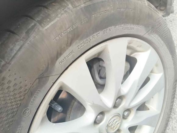 [武汉·鄂A] 二手别克君越2013款 2.4L SIDI精英舒适型