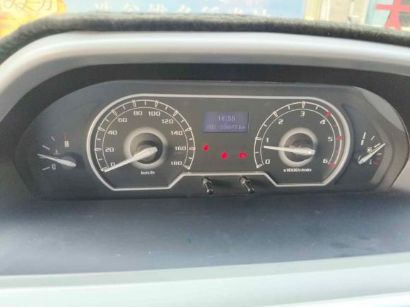 [上海·皖B] 二手上汽大通MAXUS新途V802020款 2.5T 手动经典城配王短轴中顶2/3座