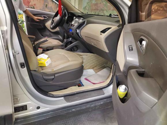 [广州·粤A] 二手现代北京现代ix352010款 2.0L 自动两驱精英版GLS