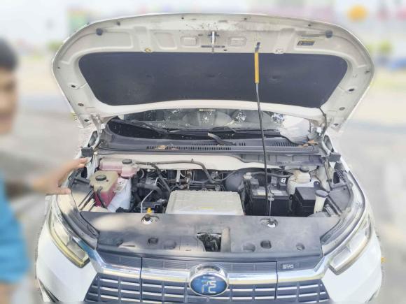 [广州·粤A] 二手比亚迪元新能源2018款 EV360 智联炫酷型