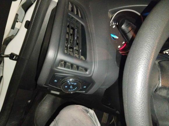 [上海·鄂A] 二手福特福克斯2012款 两厢 1.6L 自动舒适型