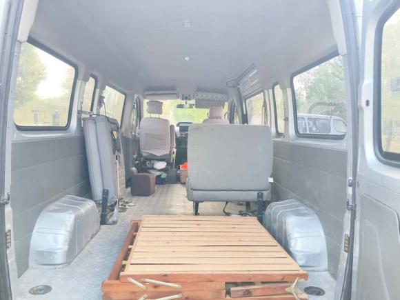 [上海·沪A] 二手上汽大通MAXUS新途V802015款 2.5T 手动傲运通版长轴中顶