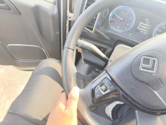 [杭州·浙A] 二手福田祥菱M2018款 1.5L M2非承载双排后双胎(厢式)DAM15L