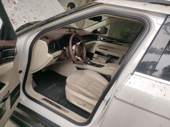 [成都·川A] 二手众泰众泰T7002017款 1.8T 双离合尊贵型