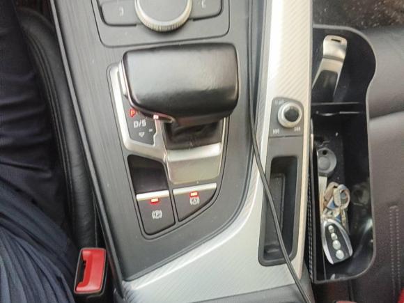 [青岛·鲁B] 二手奥迪奥迪A4L2017款 40 TFSI 时尚型