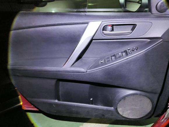 [无锡·苏B] 二手马自达马自达32010款 两厢 2.0自动豪华型