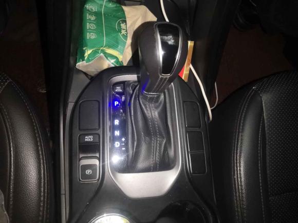 [西安·陕A] 二手现代胜达2015款 2.4L 自动两驱舒适型 5座