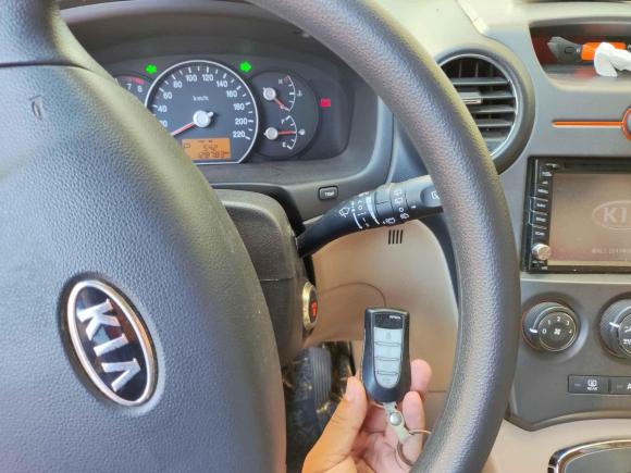 [青岛·鲁B] 二手起亚佳乐2011款 1.6L 5座自动舒适版