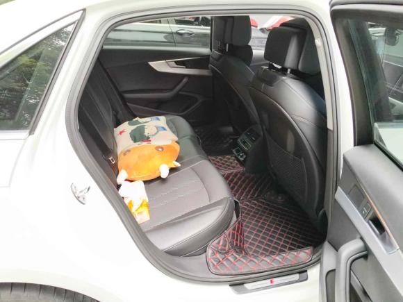 [成都·川F] 二手奥迪奥迪A4L2018款 30周年年型 45 TFSI quattro 运动型