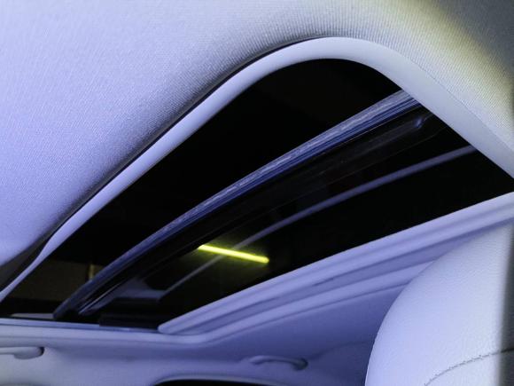 [深圳·粤B] 二手雪铁龙雪铁龙C52013款 2.0L 自动尊享型