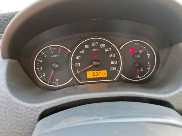 [西安·陕A] 二手铃木雨燕2014款 1.3L 手动标准型