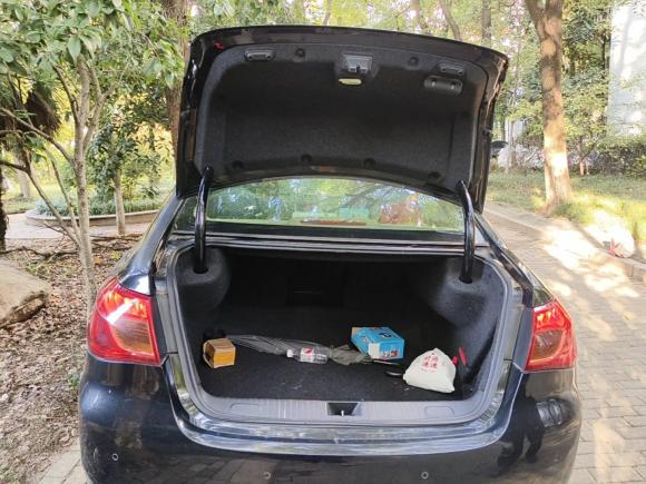 [南京·苏A] 二手荣威荣威9502012款 2.4L 豪华版