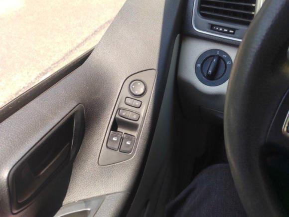 [上海·沪A] 二手上汽大通MAXUS上汽大通MAXUS G102014款 2.0T 自动时尚版