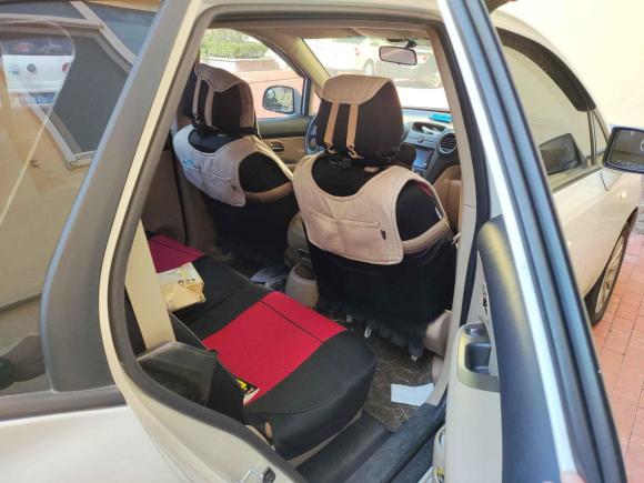 [青岛·鲁B] 二手起亚佳乐2011款 1.6L 5座自动舒适版