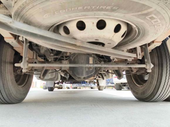 [上海·沪M] 二手依维柯依维柯褒迪2017款 2.5T尊享A37客车高顶6-7座47Z5