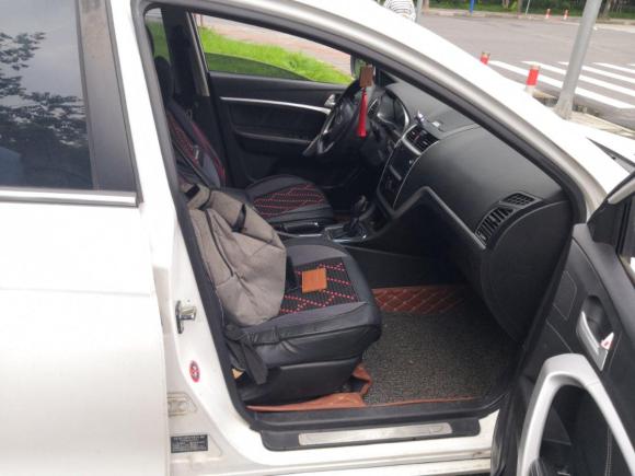 [上海·鲁Q] 二手吉利汽车帝豪2016款 三厢 1.5L CVT向上版