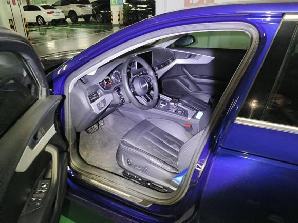 [深圳·粤B] 二手奥迪奥迪A4L2017款 Plus 40 TFSI 时尚型