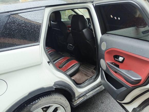 [上海·皖A] 二手路虎揽胜极光2015款 2.0T 5门耀动版