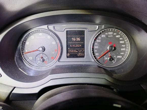 [武汉·鄂A] 二手奥迪奥迪Q32016款 30 TFSI 时尚型