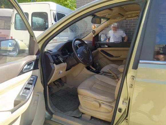 [北京·京E] 二手宝骏宝骏7302014款 1.5L 手动豪华导航ESP版 7座