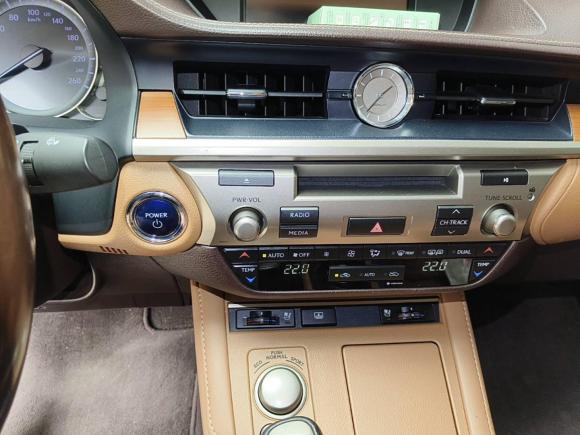 [武汉·鄂A] 二手雷克萨斯雷克萨斯ES2015款 300h 豪华版