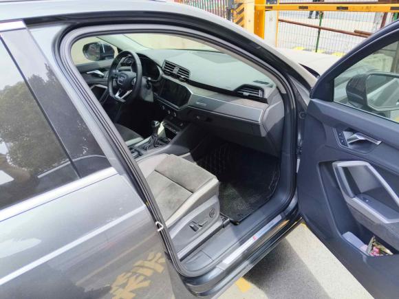[上海·沪E] 二手奥迪奥迪Q32021款 35 TFSI 时尚动感型