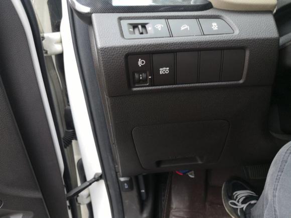 [佛山·粤X] 二手现代胜达2013款 2.4L 自动两驱智能型