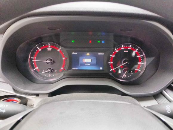 [成都·川G] 二手上汽大通MAXUS新途V902022款 2.0T AMT运杰前驱短轴中顶后单胎6座