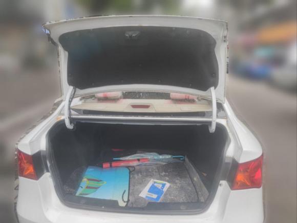 [台州·浙J] 二手荣威荣威3502015款 1.5L 手动豪华天窗版