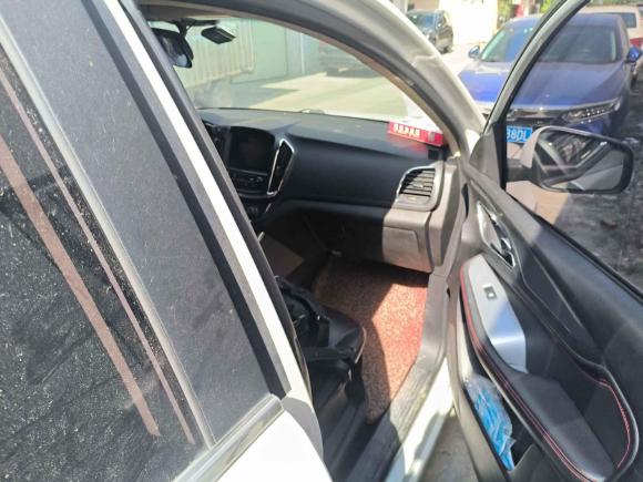 [广州·粤U] 二手宝骏宝骏5602015款 1.8L 手动豪华型