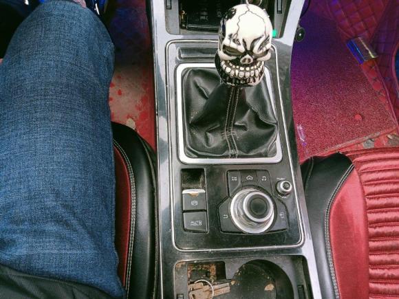 [合肥·皖A] 二手一汽森雅R92018款 1.2T 手动豪华智尚型