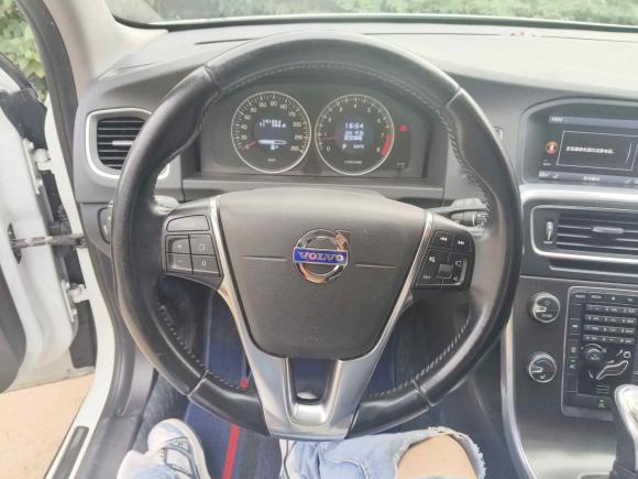 [无锡·苏B] 二手沃尔沃沃尔沃V602013款 T5 智雅版