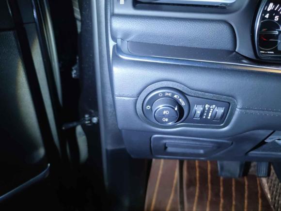 [深圳·粤B] 二手Jeep大指挥官2018款 2.0T 四驱尊享版