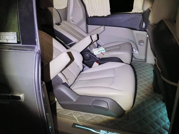 [济南·鲁A] 二手别克别克GL82011款 3.0L XT豪华商务旗舰版