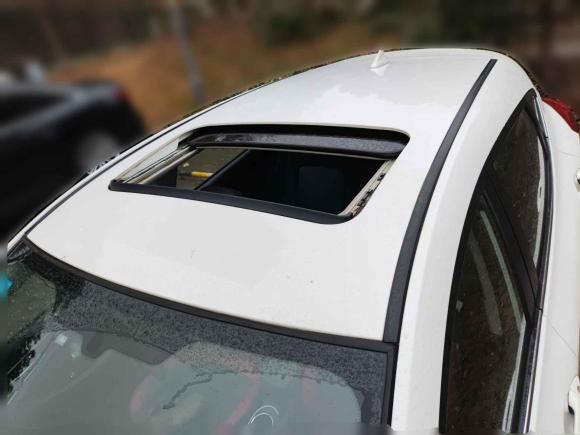 [上海·苏N] 二手长安逸动XT2016款 1.6L 手动俊酷型