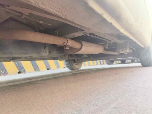 [济南·鲁A] 二手上汽大通MAXUS新途V802020款 2.5T AMT经典城配王短轴超低顶2/3座