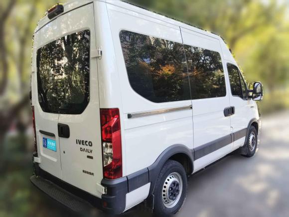 [南京·苏A] 二手依维柯依维柯欧胜2021款 3.0T 自动运瑞短轴高顶侧拉门