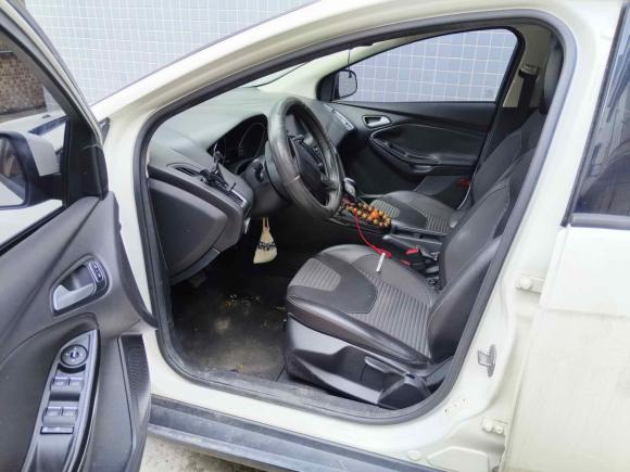 [佛山·粤X] 二手福特福克斯2017款 两厢 1.6L 自动风尚型智行版