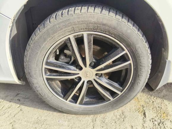 [西安·陕U] 二手比亚迪速锐2015款 改款 1.5L 手动豪华型