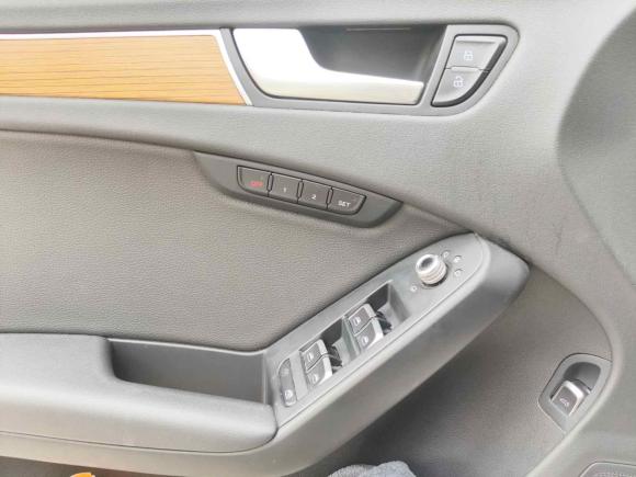 [济南·鲁A] 二手奥迪奥迪A4L2016款 35 TFSI 典藏版 S line豪华型