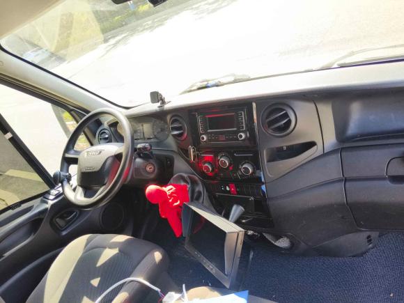 [青岛·鲁U] 二手依维柯依维柯欧胜2020款 2.3T 手动运瑞手动门长轴短悬高顶高功F1A