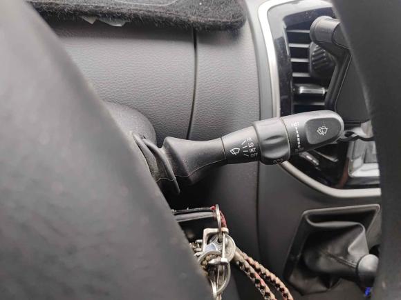 [无锡·苏B] 二手上汽大通MAXUS上汽大通MAXUS V802021款 2.0T 手动经典傲运通短轴中顶5/6座