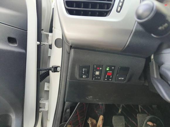 [成都·川A] 二手标致标致3012014款 1.6L 手动舒适版CNG