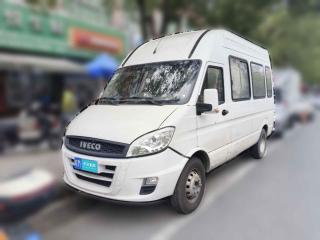 依维柯依维柯褒迪2017款 2.5T尊享A37客车高顶6-7座47Z5「上海二手车」「天天拍车」