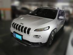 [青岛·鲁B] Jeep自由光2016款 2.4L 专业智能版