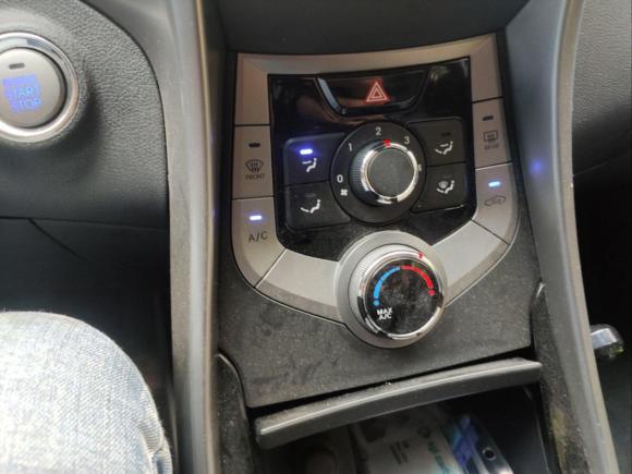 [上海·沪C] 二手现代朗动2012款 1.6L 手动领先型